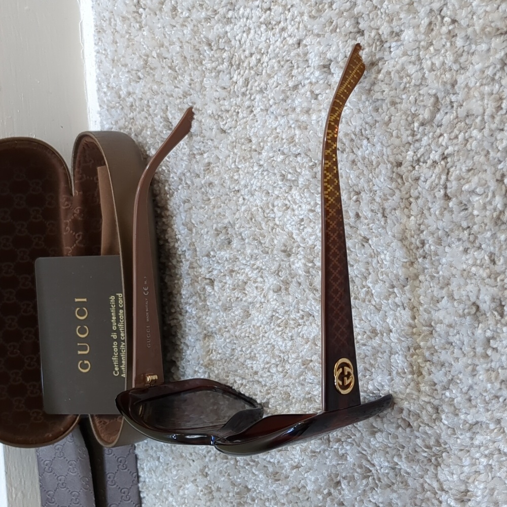 EUC Gucci Tortoise Shell Sun Glasses - Picture 4 of 11